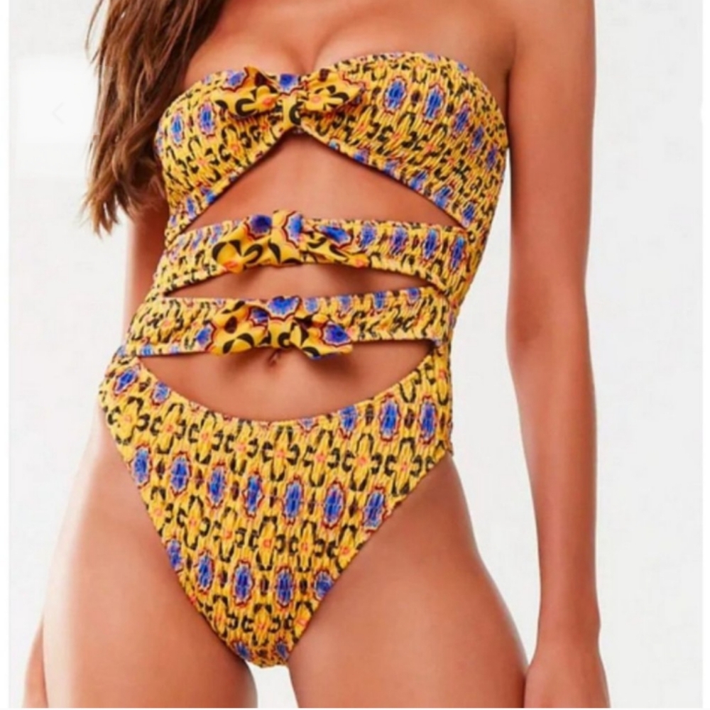 Missguided Bandeau Bow One Piece Bathing Suit Swimsuit